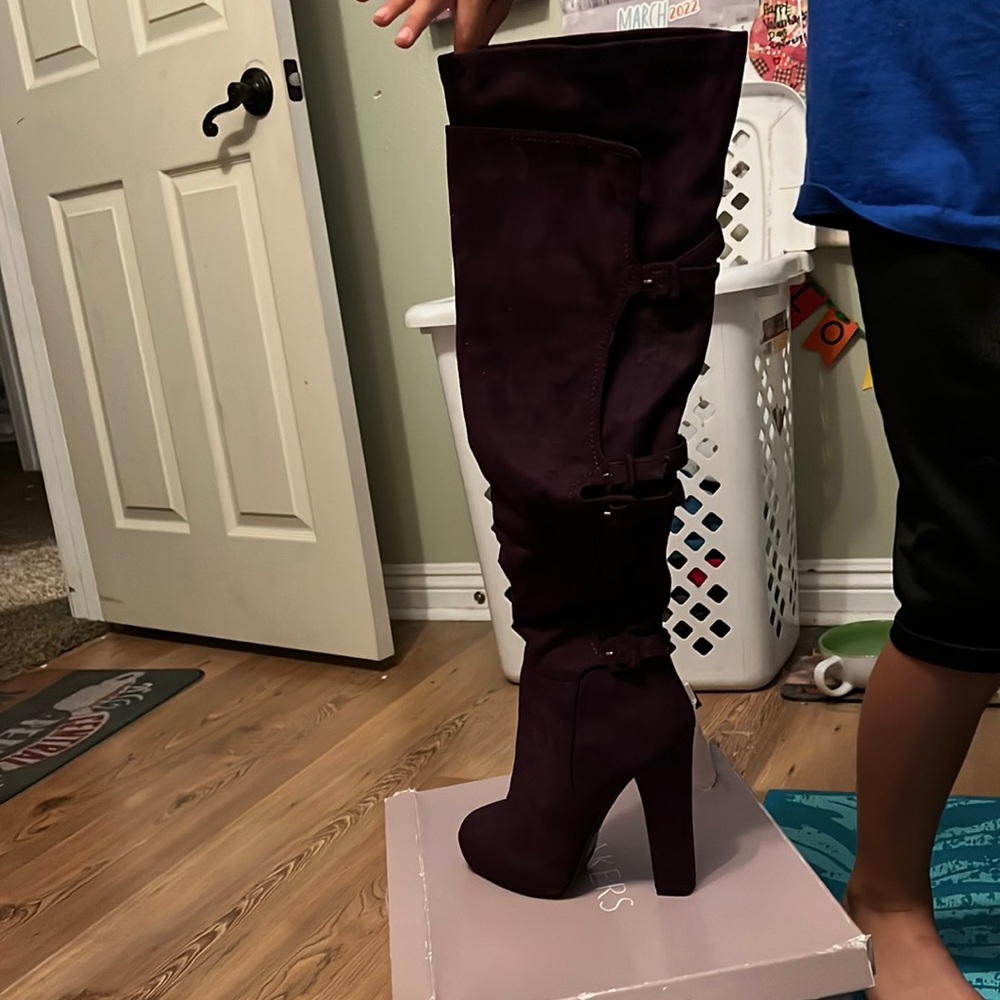 Baker brand new purple knew high high heel boots